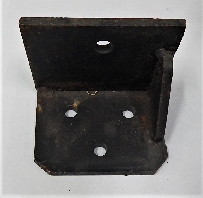 Кронштейн кріплення двигуна/передній лів.